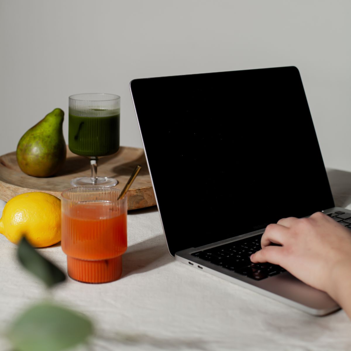Laptop mit Säften