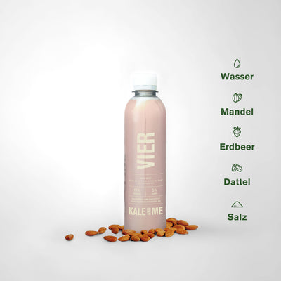 Mandeldrink mit Erdbeeren